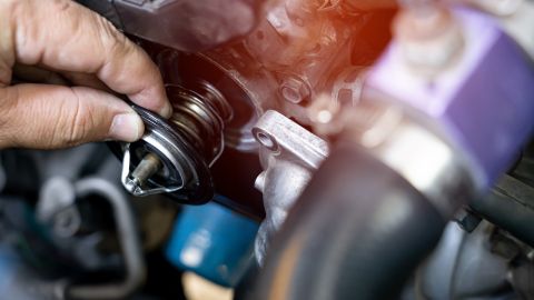 Cómo descubrir si el termostato de mi carro funciona bien y cómo repararlo