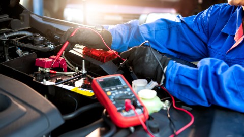 Piezas y sistema de electricidad automotriz.