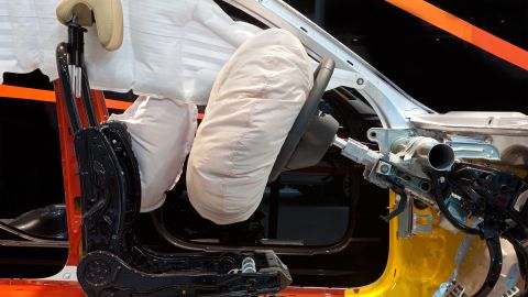 Cómo funcionan los airbags