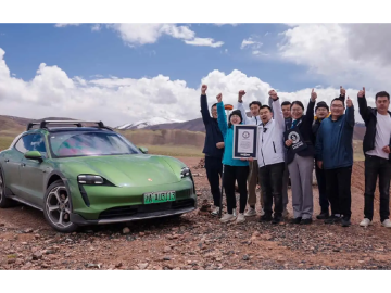 Porsche Taycan se convierte en el auto eléctrico que más altura ha subido en el mundo