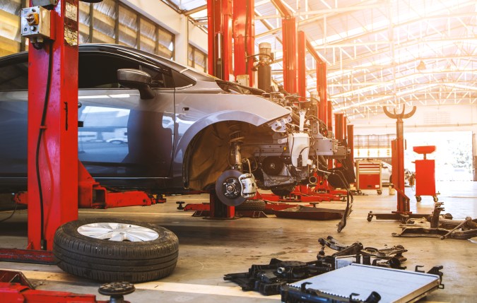 Talleres de reparación de autos chocados cerca de mí