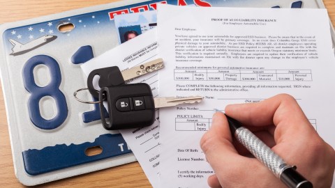 Qué hacer si un carro no tiene título