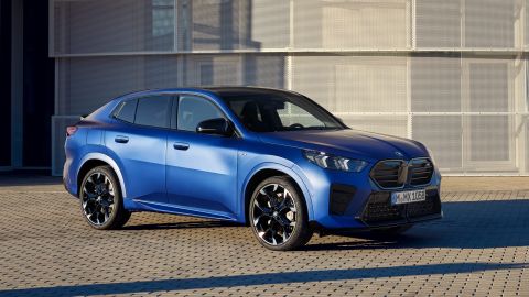 BMW X2.