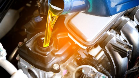 Cambiar el aceite correcto es clave para prolongar la vida del motor