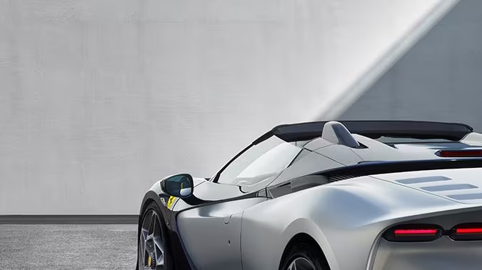 Ferrari muestra un adelanto del SP-8 descapotable, una máquina única