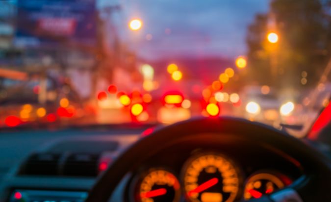 почему автомобиль вибрирует во время стоянки
