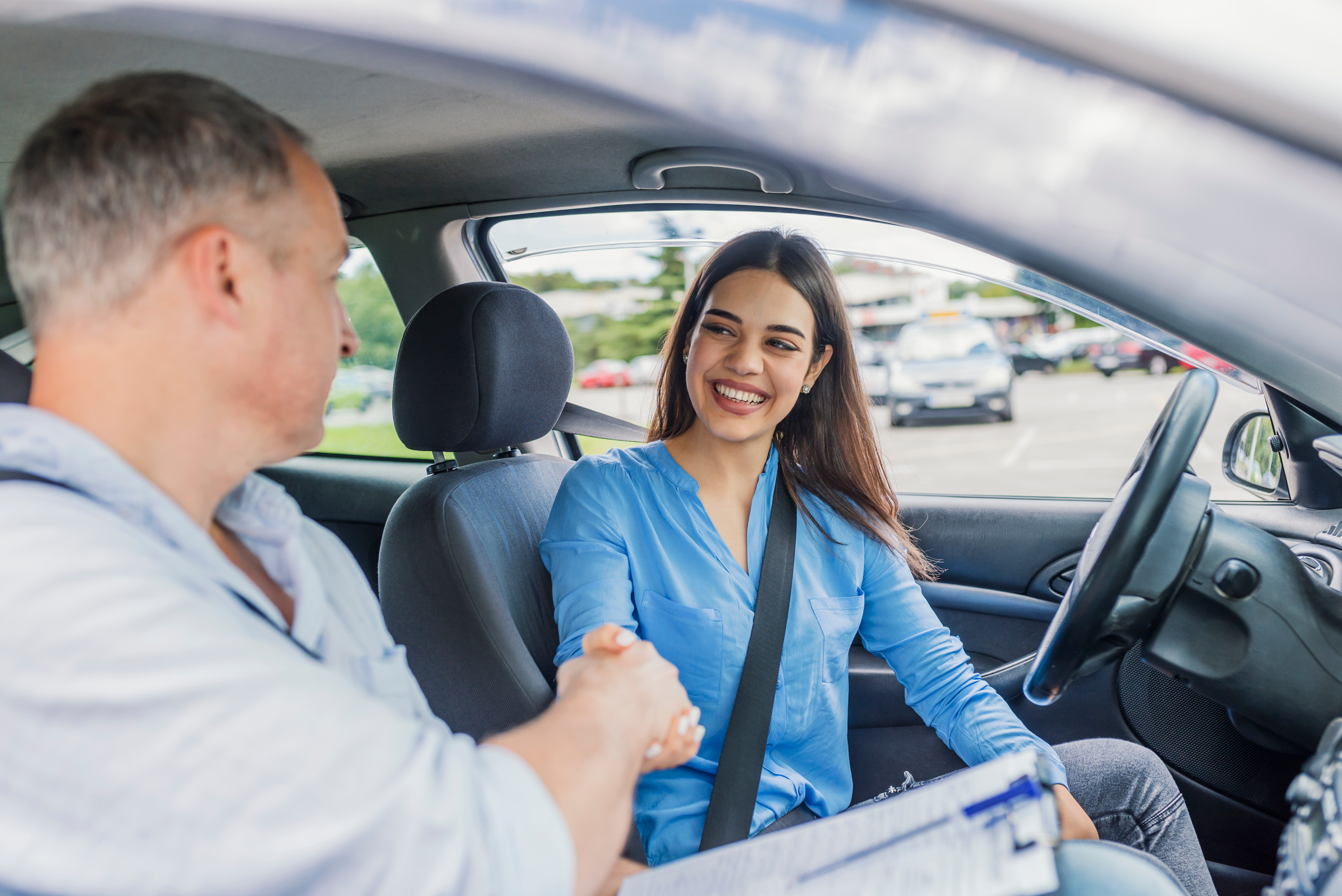 restricciones para conductores menores de 18 años en Illinois