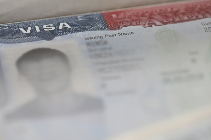 ¿Se puede tener licencia de conducir con VISA de turista en USA?