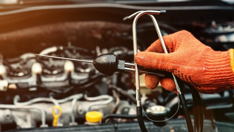Cómo usar un estetoscopio automotriz