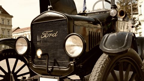 Curiosidades que no conocías de los faros de tu auto