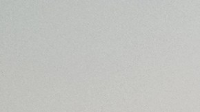 Las grietas en el parabrisas representan un riesgo a la hora de conducir.