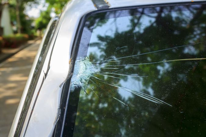 как называется заднее стекло автомобиля 