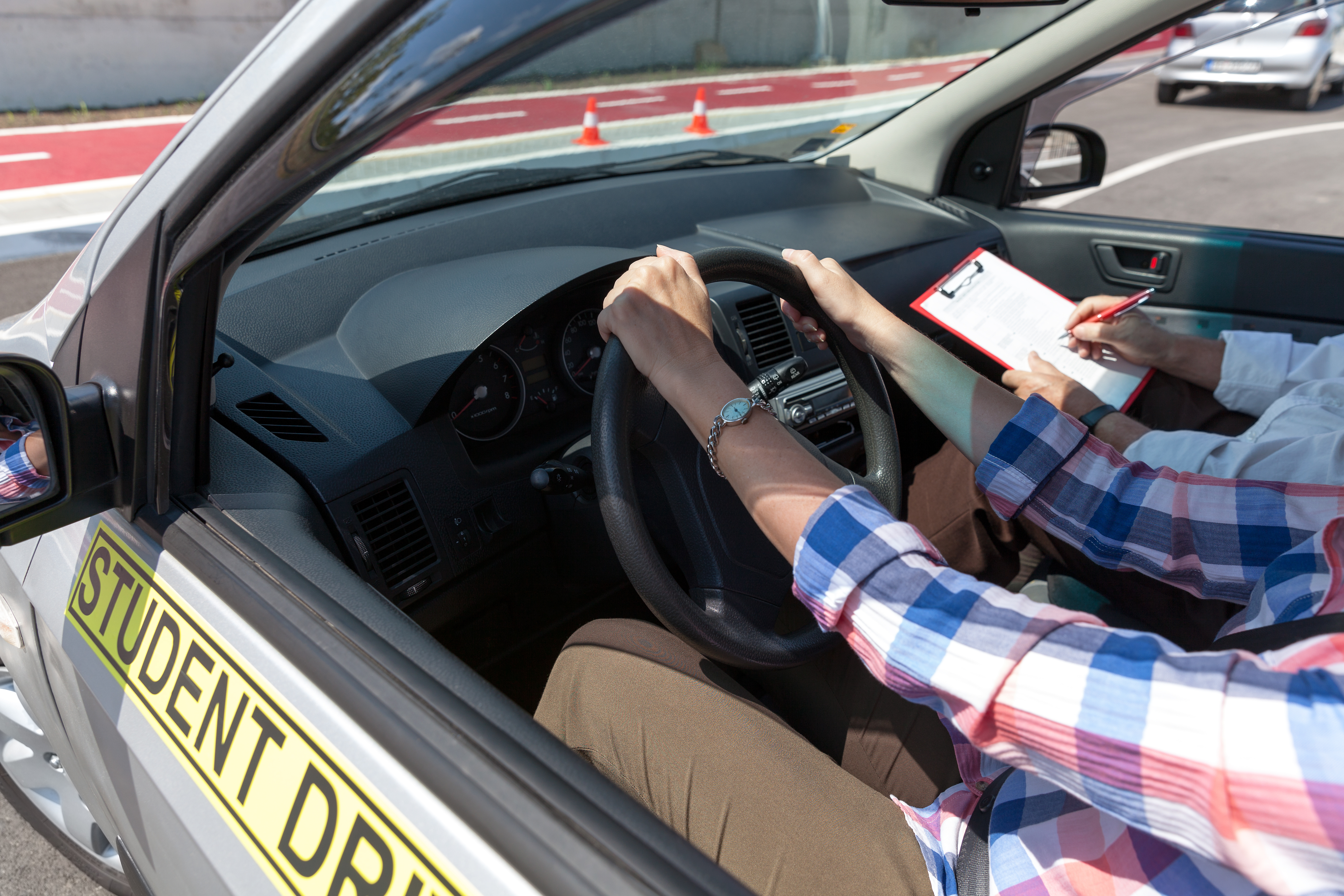 las 10 preguntas más difíciles del examen teórico de conducción en Florida