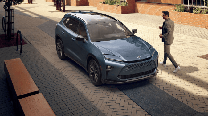Toyota lanza su nuevo SUV eléctrico, el Crown Signia