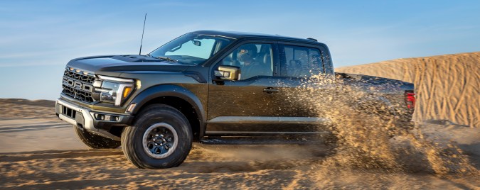 Ford F-150 Raptor 2024.