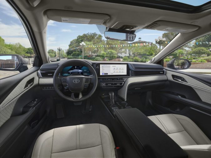 Toyota Camry 2025.