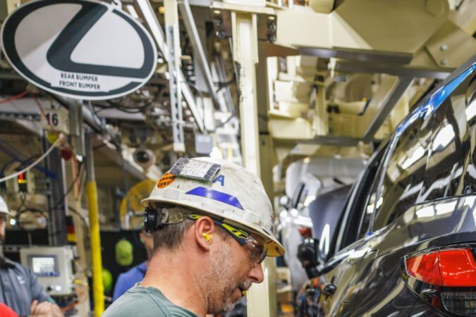 Toyota Indiana lanza el primer Lexus TX