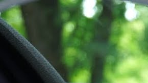 Cómo limpiar los ductos del aire acondicionado del carro con espuma