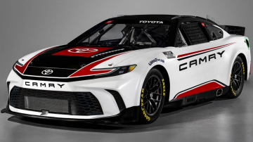 Toyota reveló el nuevo Camry para competir en Nascar
