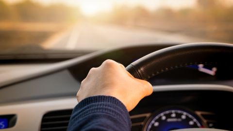calentar el motor antes de conducir