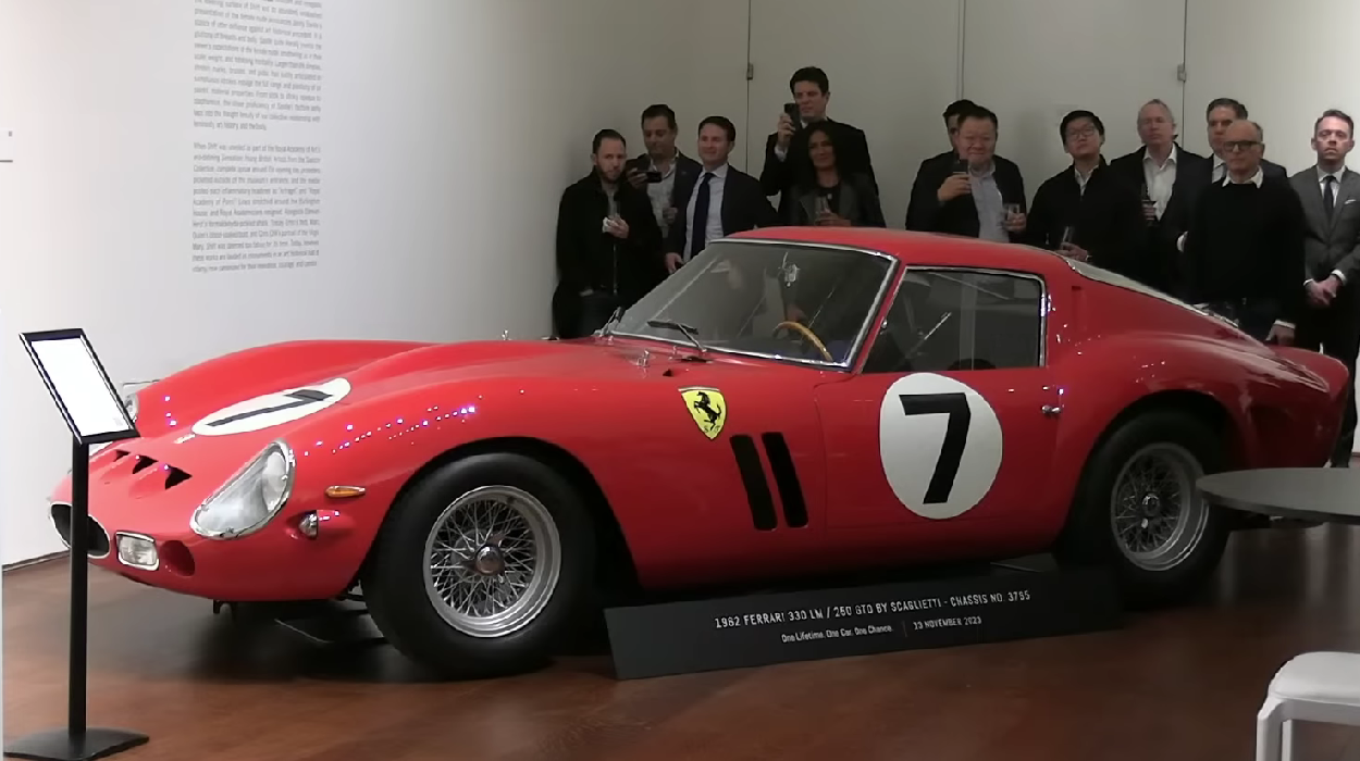 Ferrari GTO de 1962 rompe récord como el Ferrari subastado con mayor precio