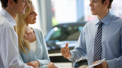 negociar precio comprar auto