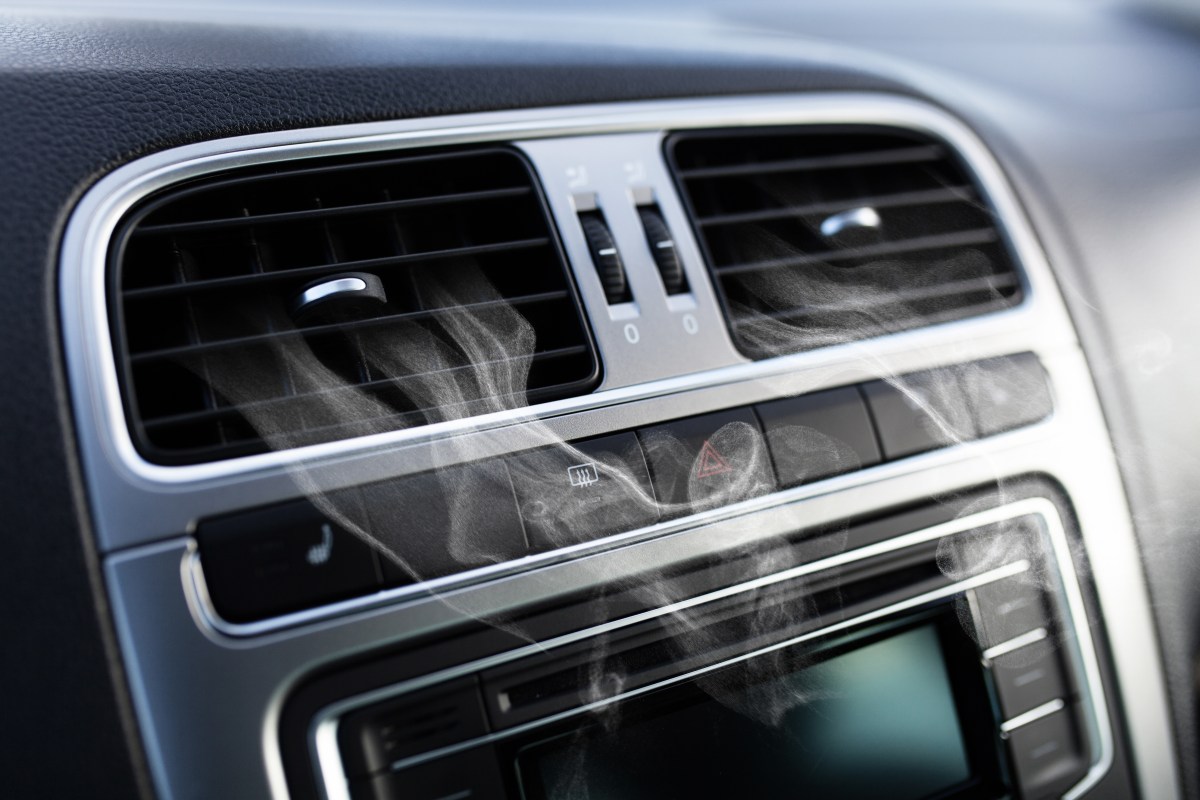 Elimina el mal olor del aire acondicionado del auto con estos trucos