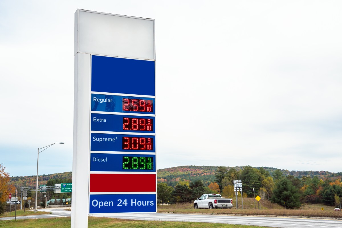 Por qué sube y baja el precio de la gasolina en Florida
