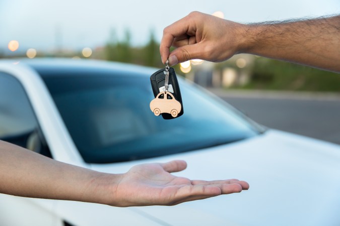 trampas de los vendedores de autos