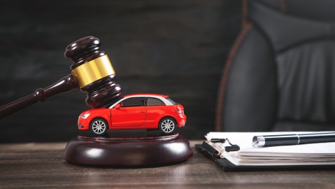 licencia para comprar carros en subasta