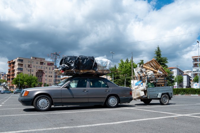 Qué sucede si conduzco el auto con carga pesada