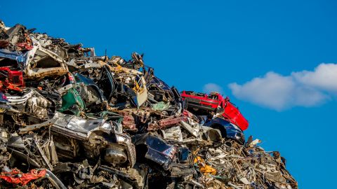 Cuánto te dan por un carro en el yonke en 2024