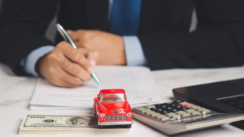Cómo llenar un título de carro de Massachusetts