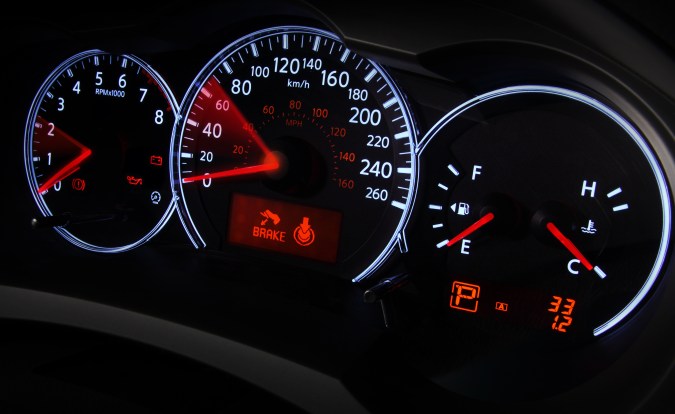 ¿Es realmente exacto el velocímetro del auto?