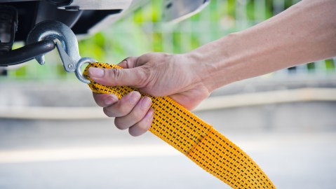 Tirón para jalar carros: tipos de remolque, opciones y precios