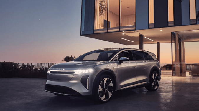 Lucid presentó el SUV de lujo Gravity con autonomía de 440 millas