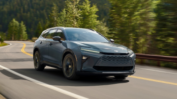 Toyota lanza su nuevo SUV eléctrico, el Crown Signia