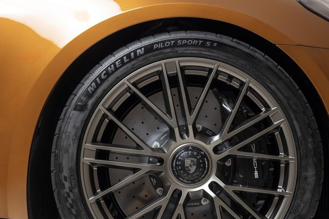 2024-porsche-panamera