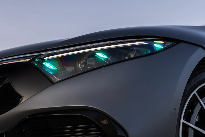 Mercedes-Benz EQS.