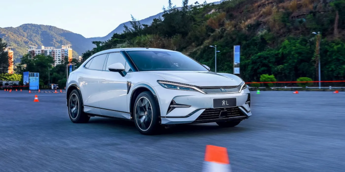 BYD Song L.