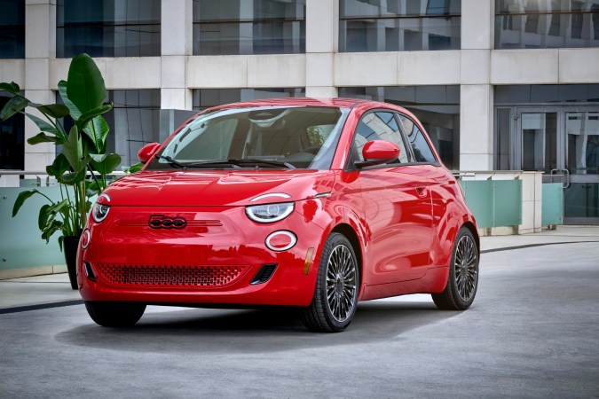 100 por ciento italiano, 100 por ciento eléctrico: el totalmente nuevo FIAT 500e 2024