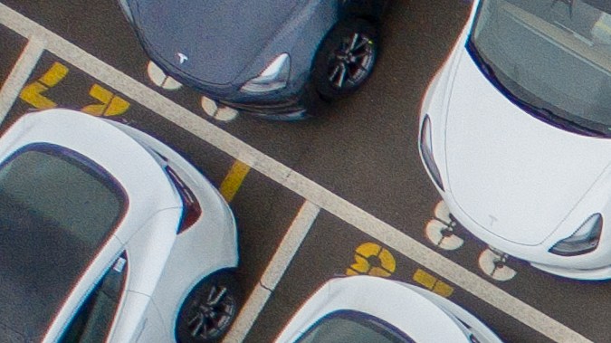 ¿Cuántas millas dura la carga de un Tesla?