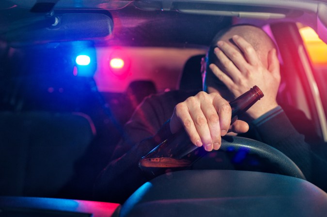 ¿Puedo arreglar papeles si tengo un DUI?