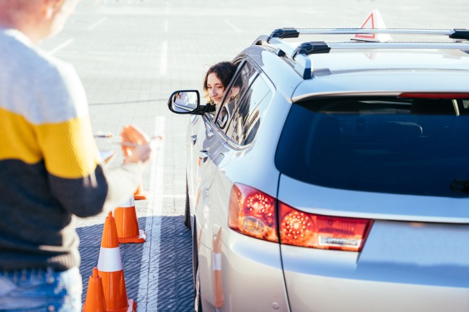 Cómo renovar una licencia de conducir de Michigan