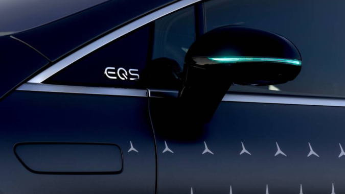 Dos estados permiten a Mercedes-Benz tener luces de posición de color turquesa