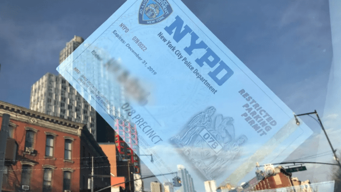 Cuidado: en esta ciudad tu carro puede ir a subasta si lo dejas mal estacionado