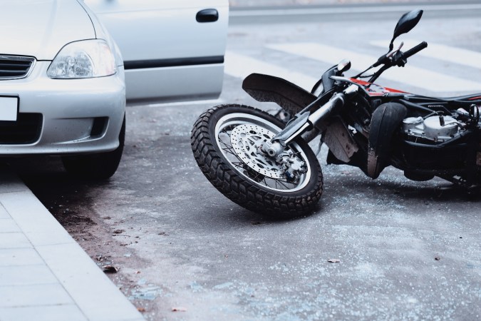 Otro estado se suma a la idea de permitir que las motos pasen en rojo