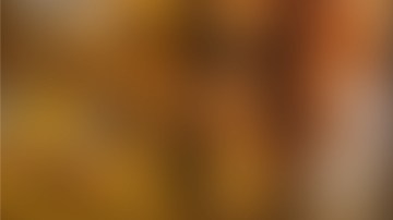 Red,Gps,Pin,On,Asphalt,Road,And,Beauty,Autumn,Nature