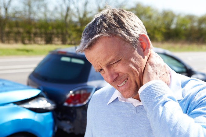 ¿Cuánto puedo recibir por un accidente de auto?