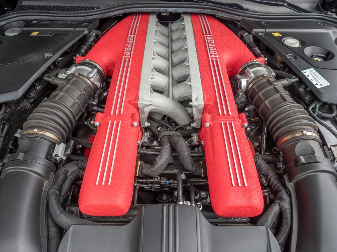 El motor que tiene contados sus días: El V12